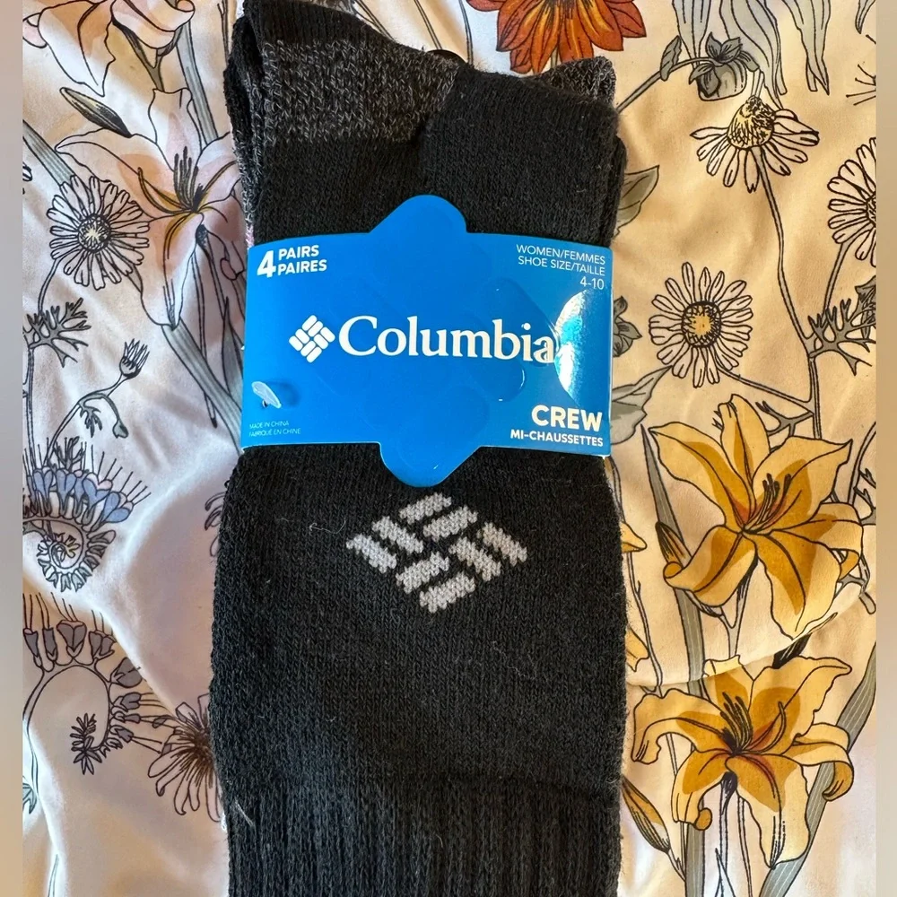 4-pack Columbia brand crew socks NWTS women’s size 4-10 - Picture 3 of 4